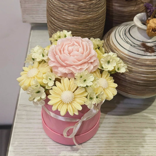 Blossom Box Candle 🎀