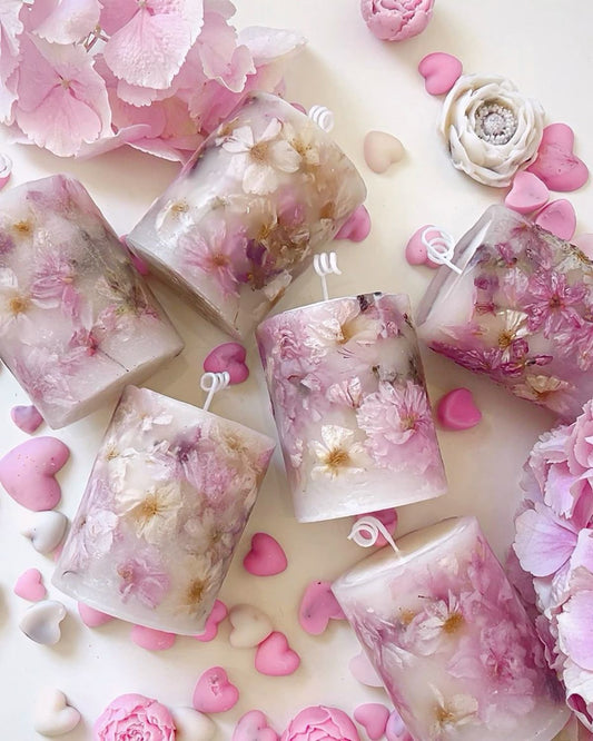 Petal Glow Candle 🌸